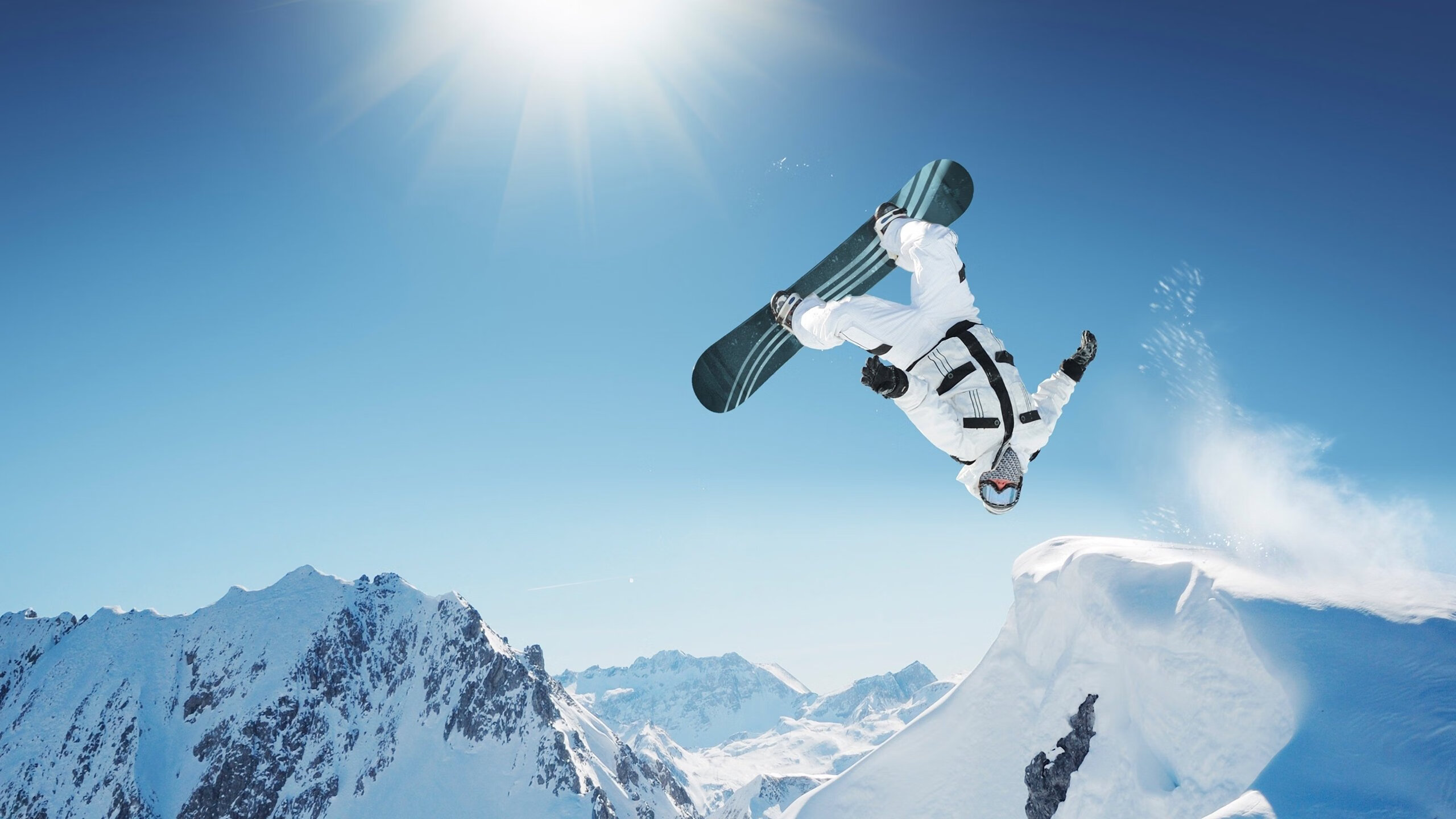 湖人逆转勇士，常规赛巅峰对决中詹姆斯末节爆发，勇士逆转湖人比赛录像