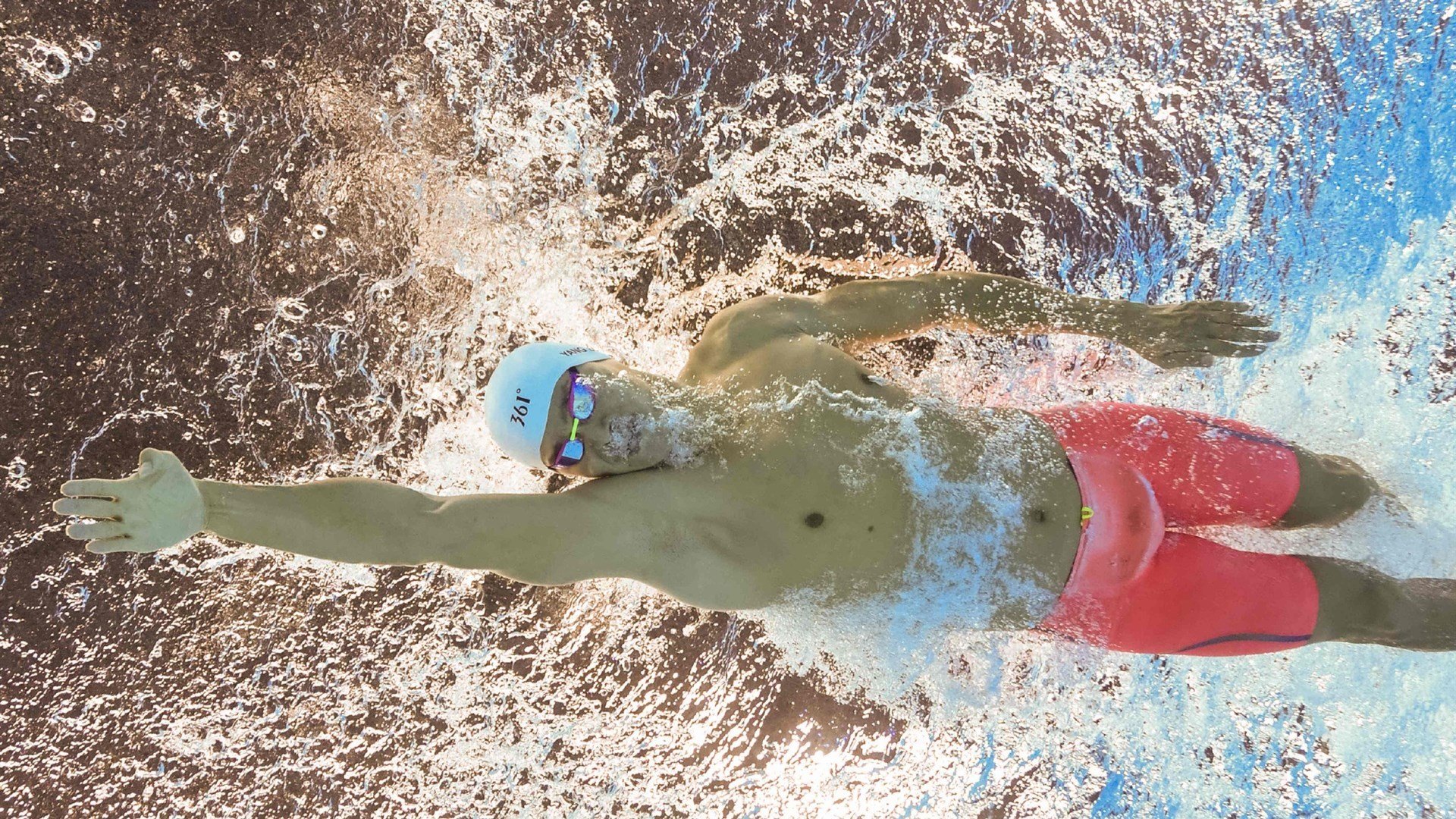 国家队控球后卫多线轮转提高整体节奏控制能力，控球后卫动作